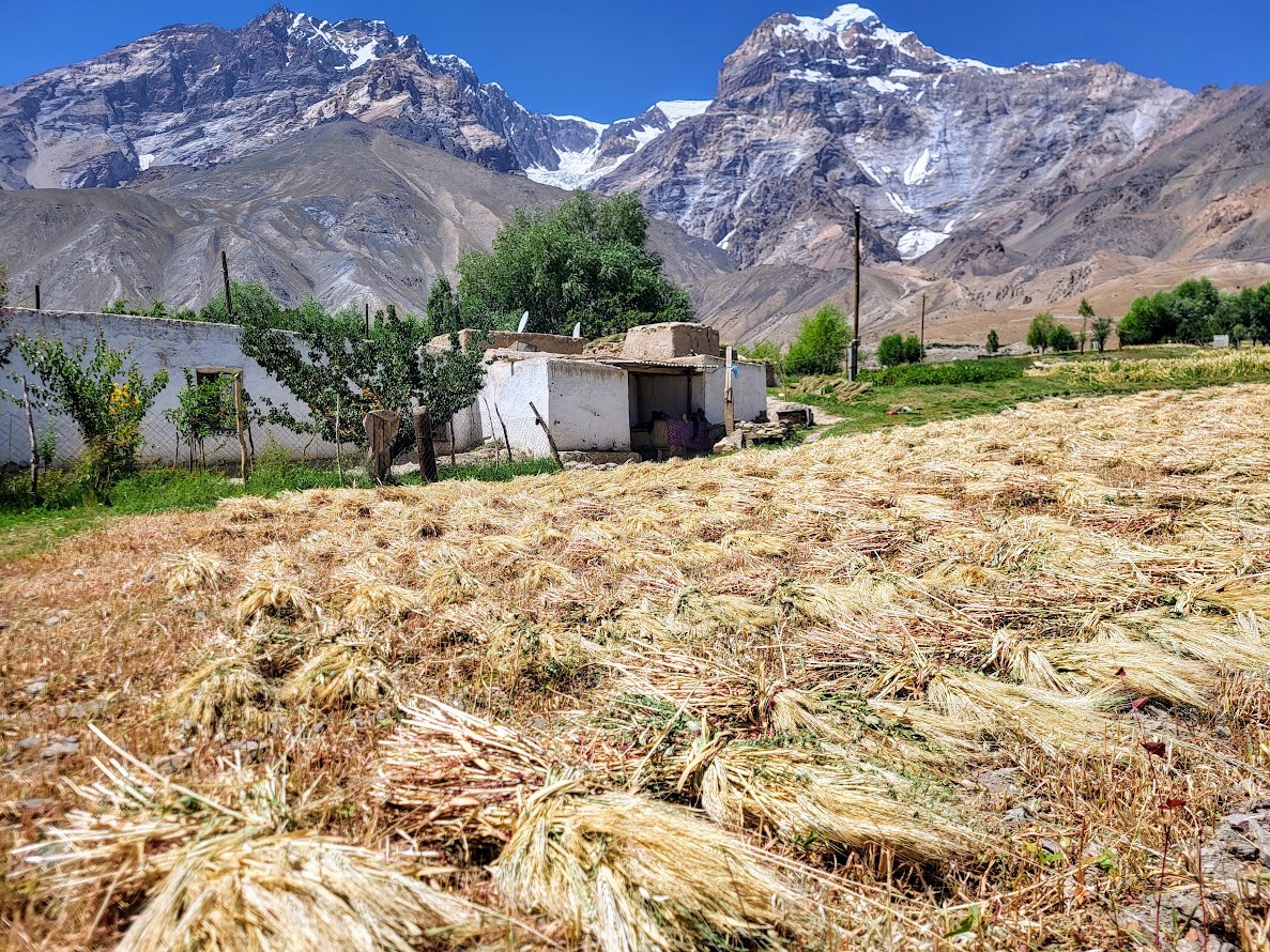 Bardara – Roshorv Village