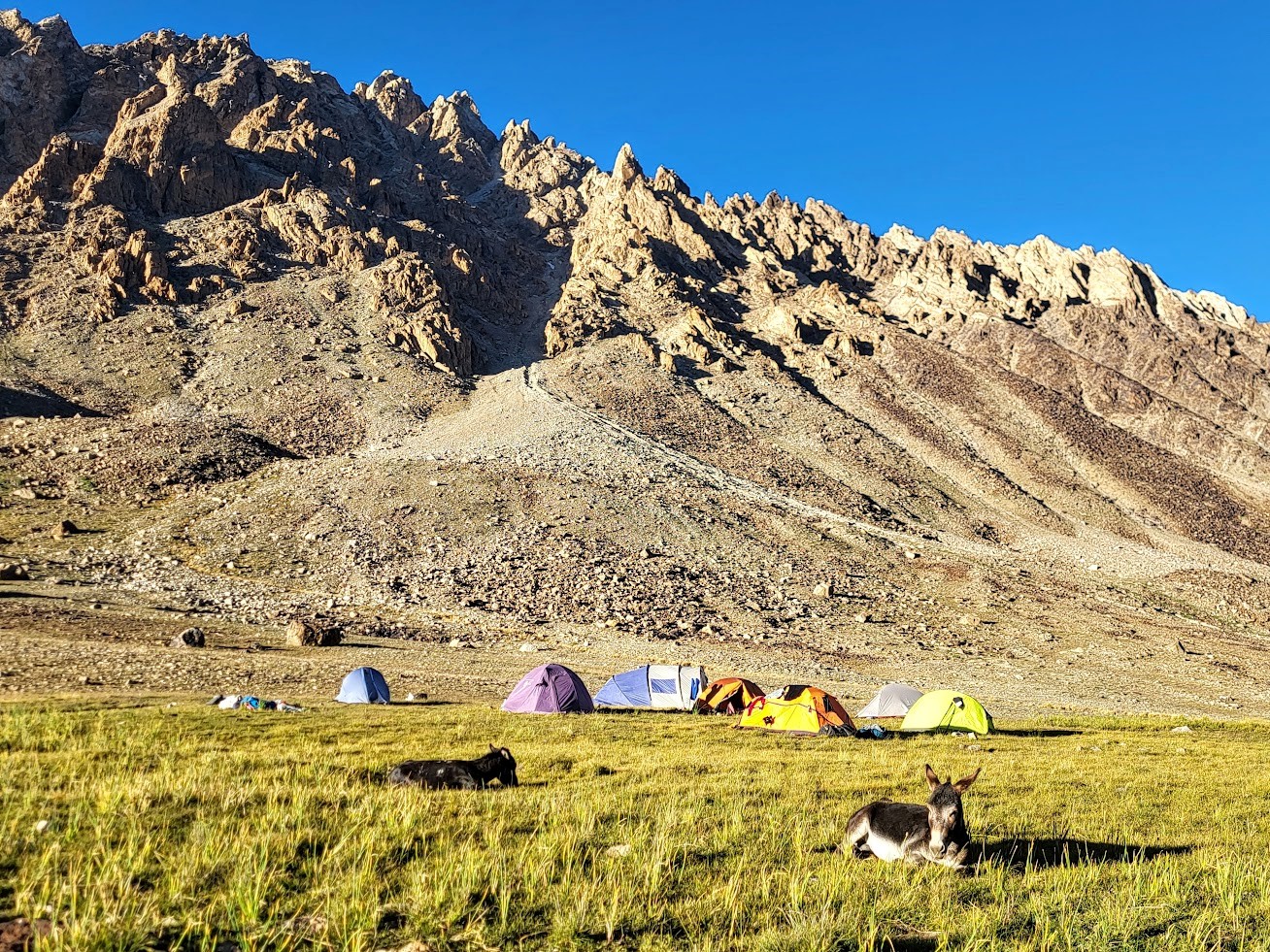 : Ukhinj – Yierkht